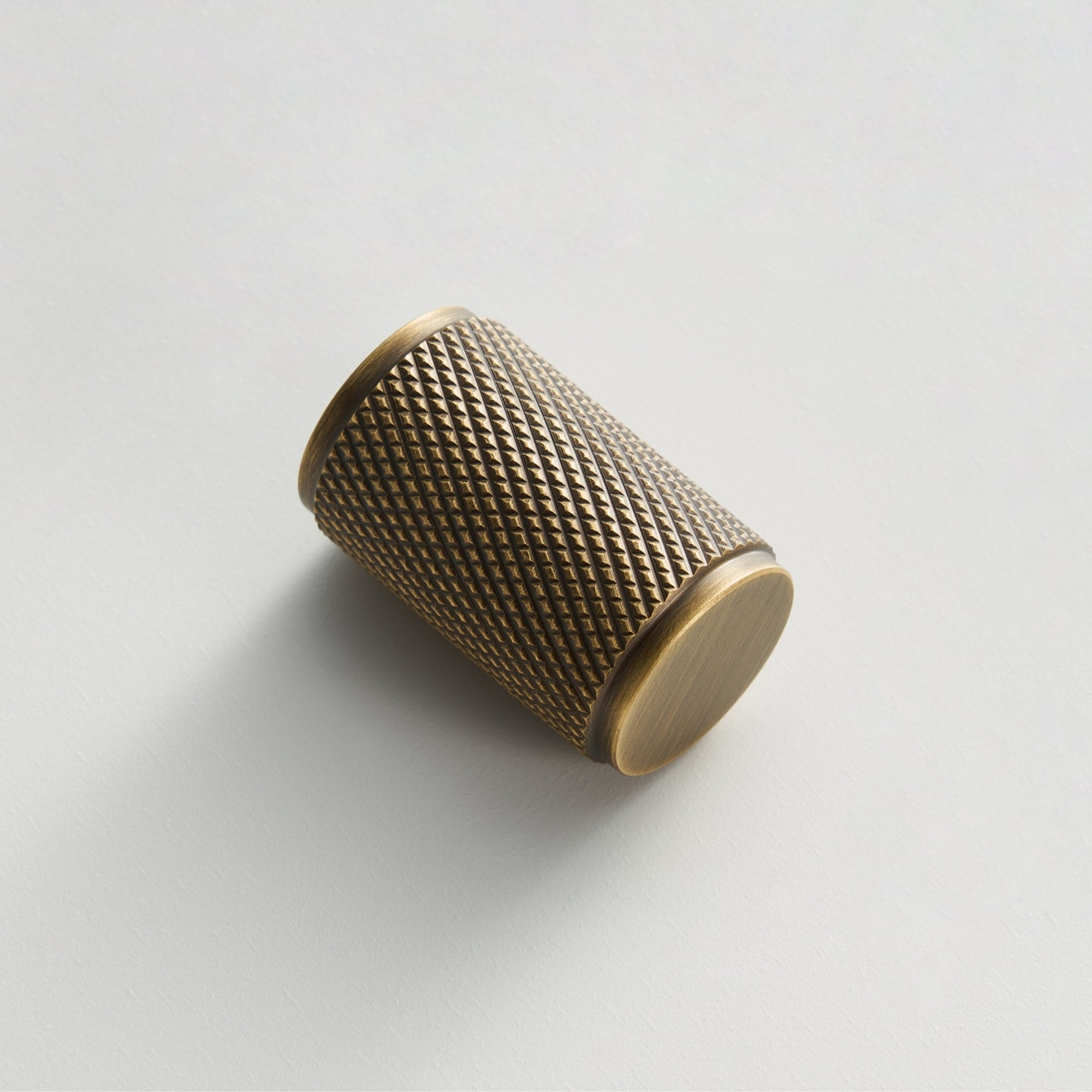Knopf CH035 | Gerändelt | Antik Messing