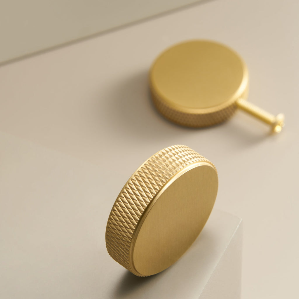 Pomello CH059A | Zigrinato | Ottone