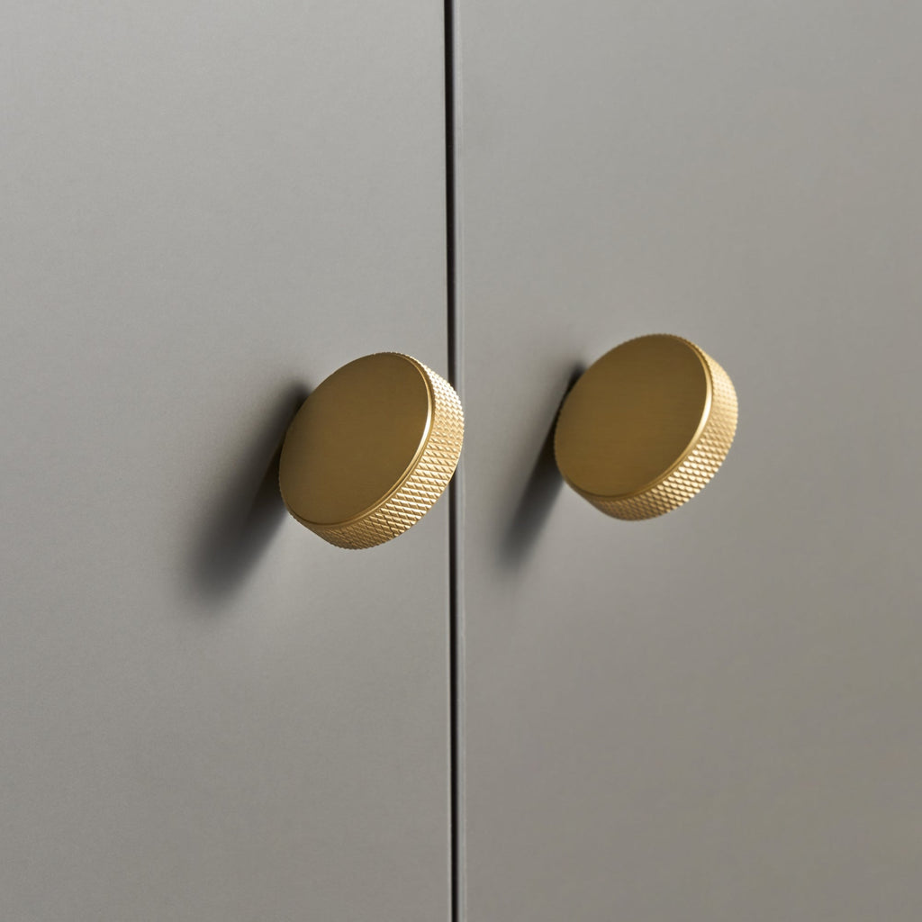 Pomello CH059A | Zigrinato | Ottone