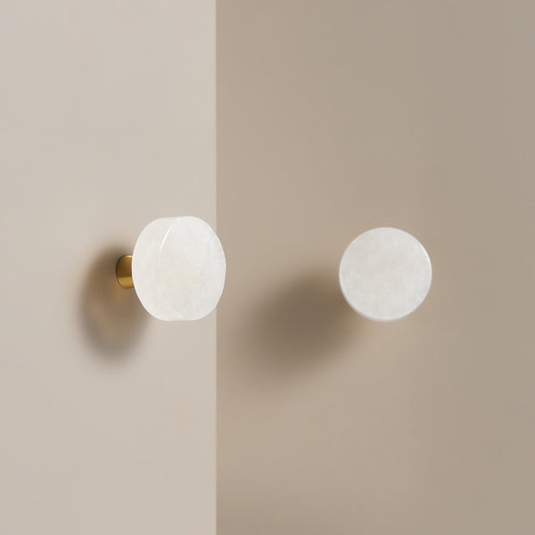 Knob CH066 | Rock Crystal + Brass | White