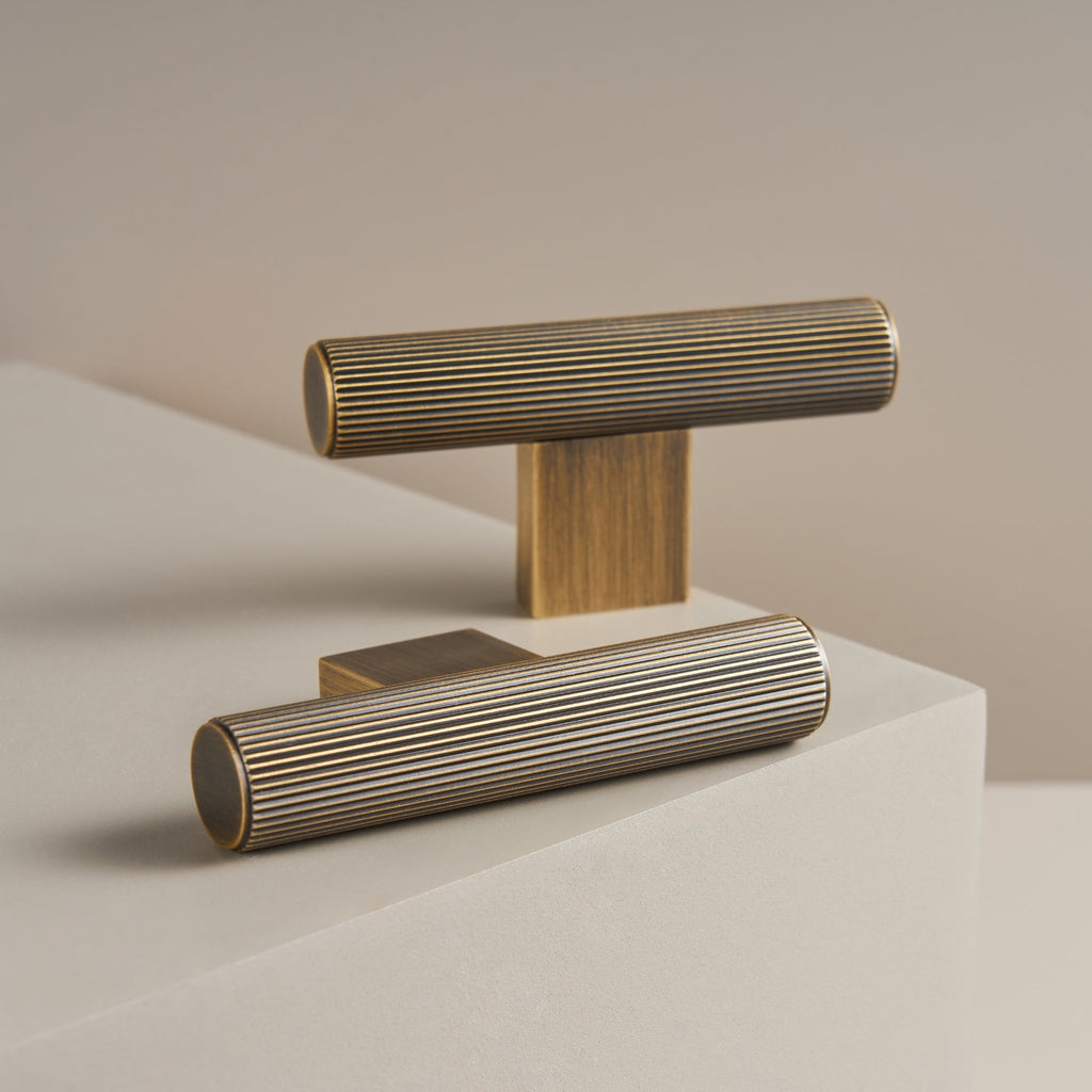 T-bar CH052 | Riflet | Antikk Messing